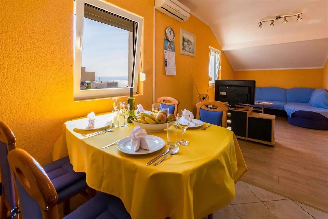 Apartment In Dramalj 39041