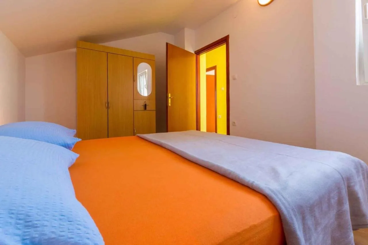 Apartment In Dramalj 39041