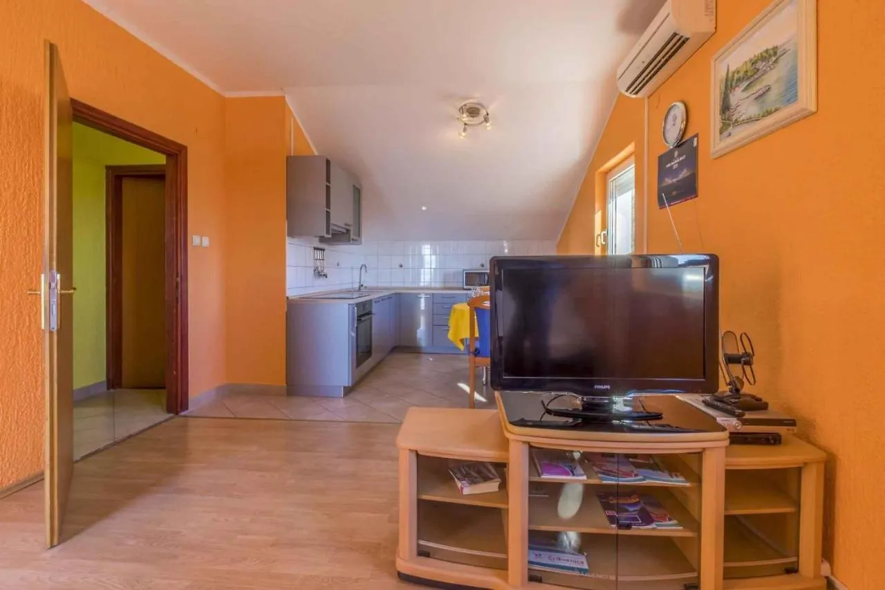 Apartment In Dramalj 39041