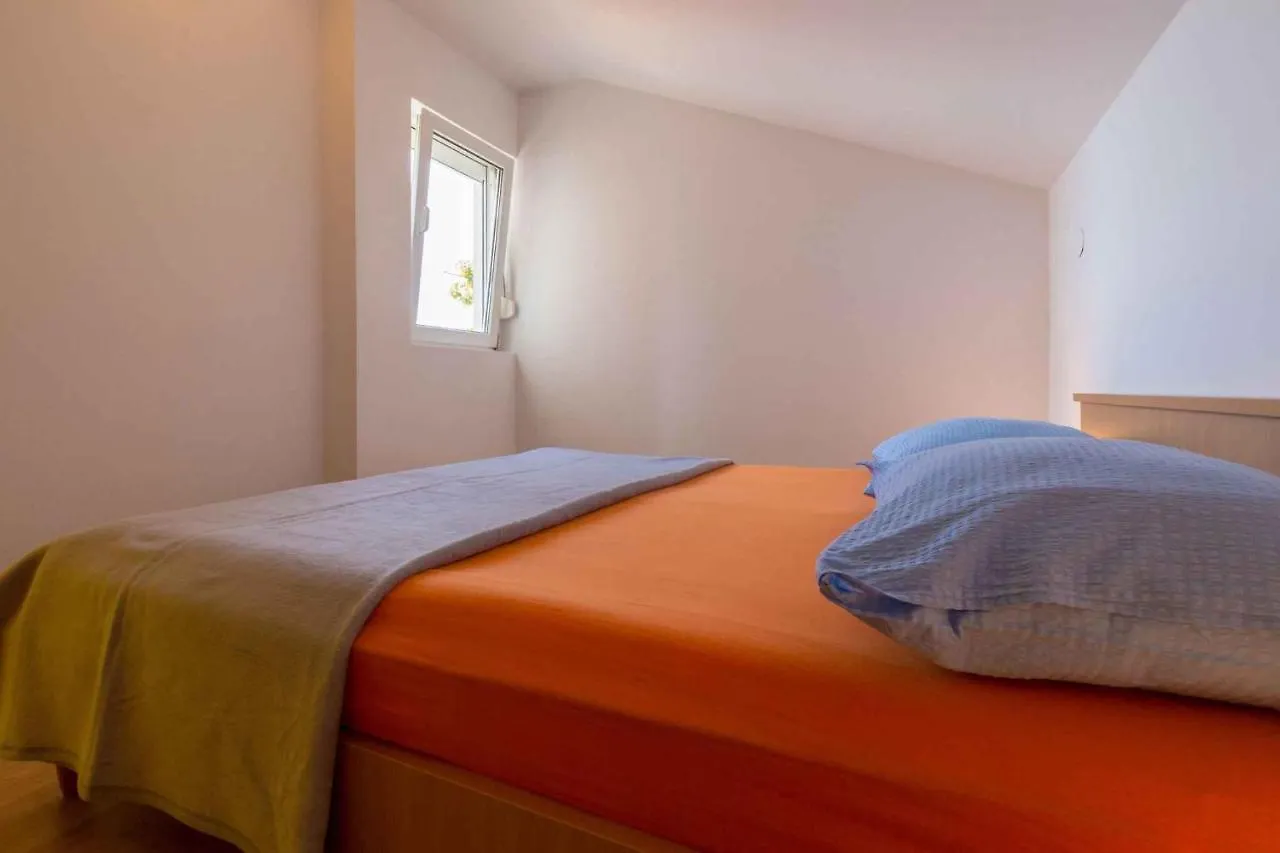 Apartment In Dramalj 39041 קרואטיה